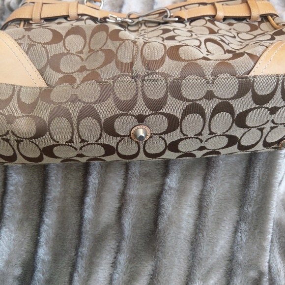 Authentic Coach signature satchel purse - Picture 5 of 8
